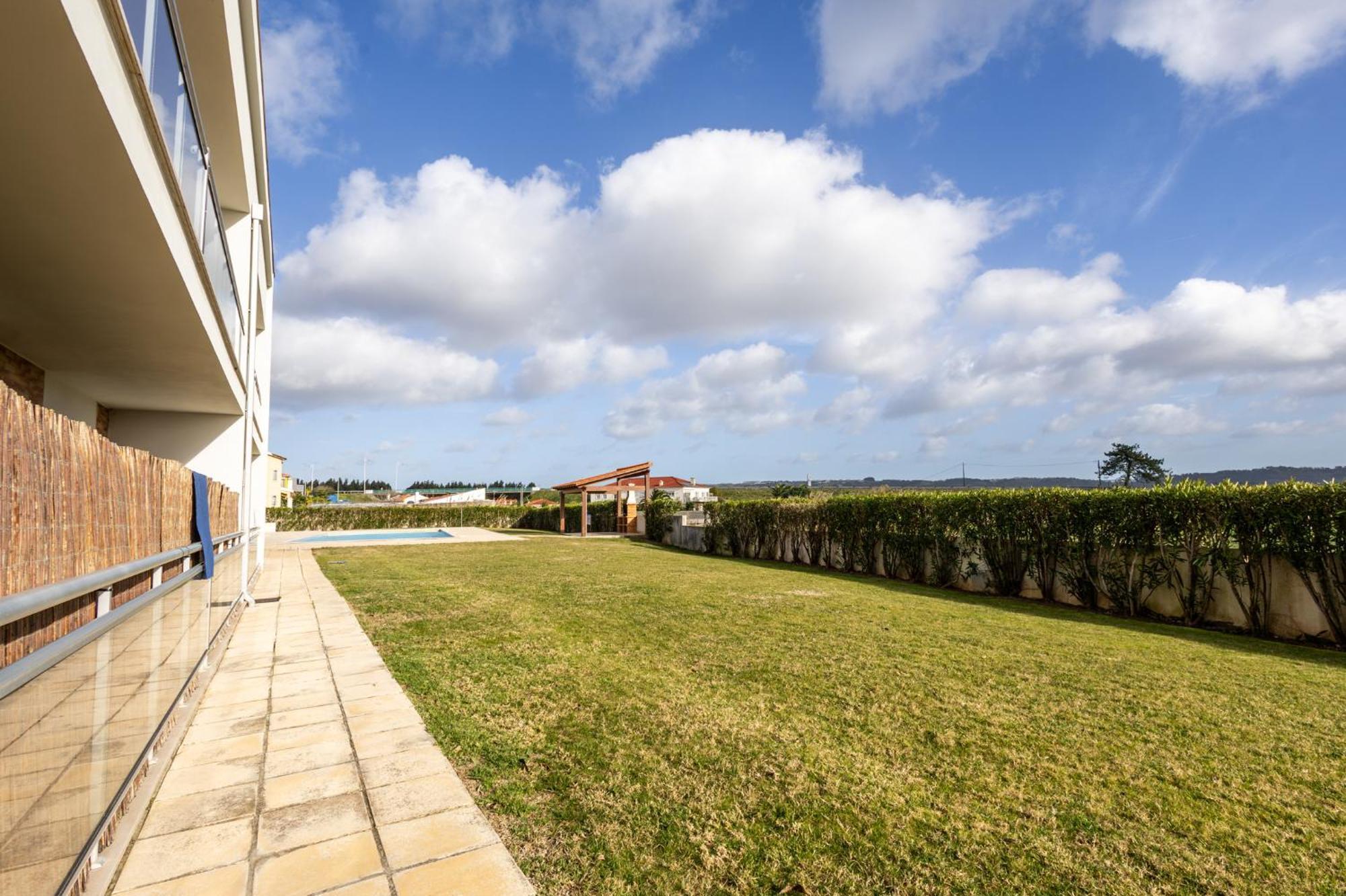 Carmen - Vista Para O Jardim São Martinho do Porto Esterno foto